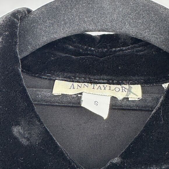 Vintage Ann Taylor Black Velvet Button Up Shirt Size S Oversized Whimsigoth - Picture 5 of 7